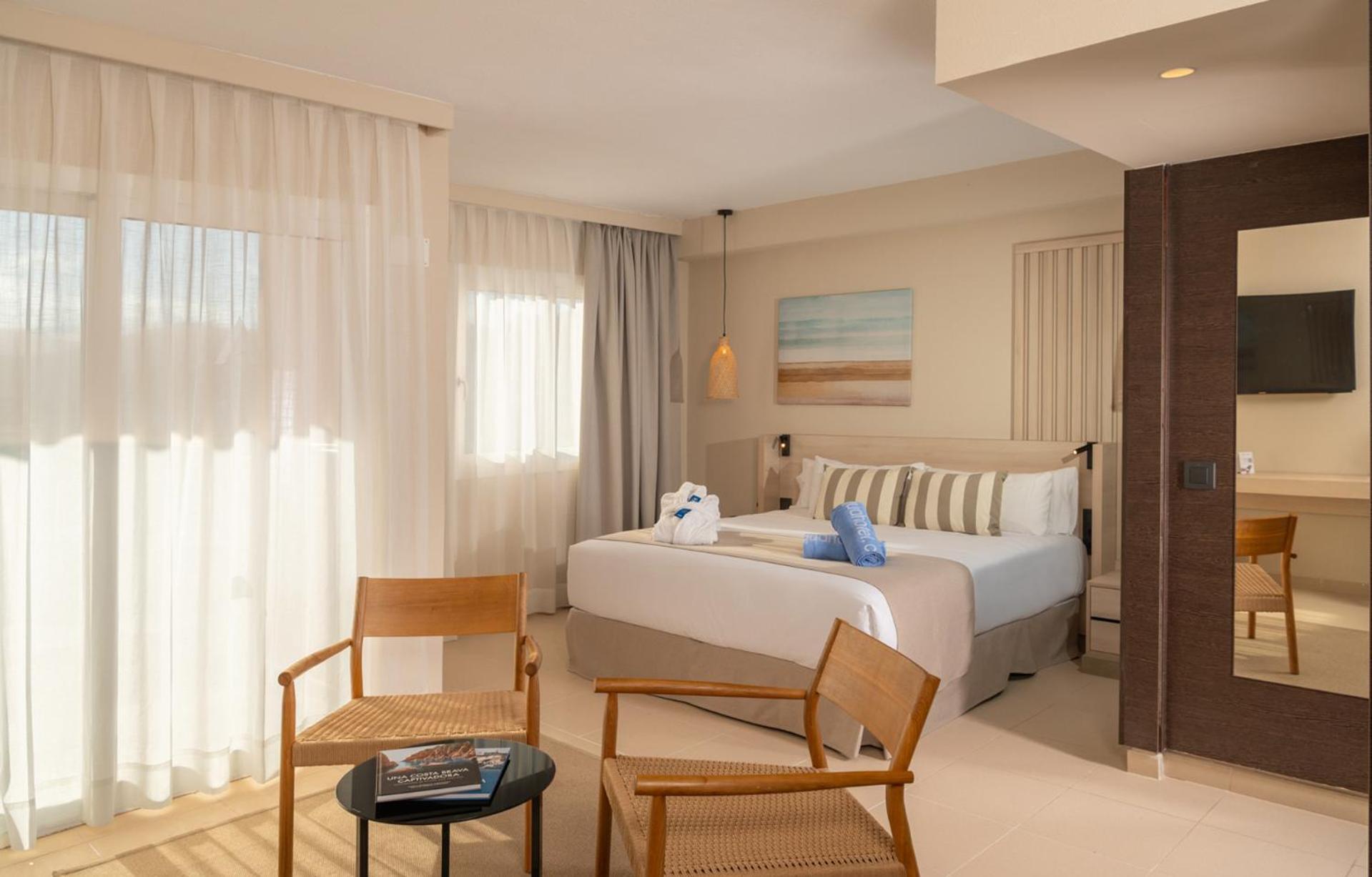 Aqua Hotel The Breeze (Adults Only +18) All Inclusive Santa Susanna Esterno foto